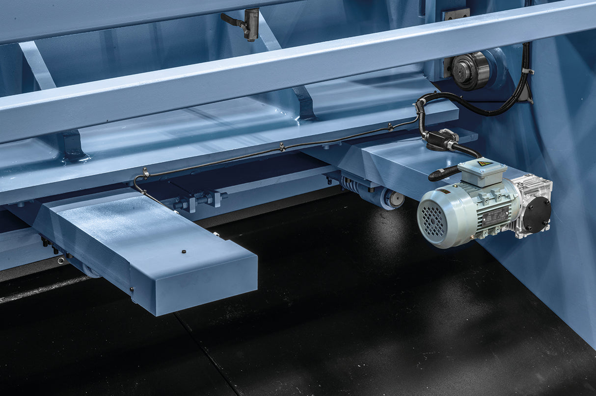 Cisaille-guillotine hydraulique Bernardo HKS 2000 x 10 – tôle 10 mm, coupe 2000 mm