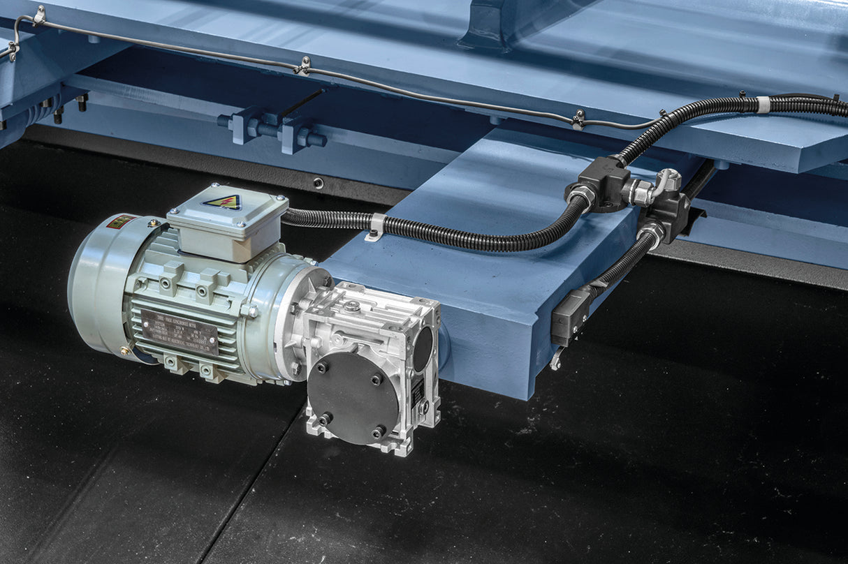 Cisaille-guillotine hydraulique Bernardo HKS 2000 x 10 – tôle 10 mm, coupe 2000 mm