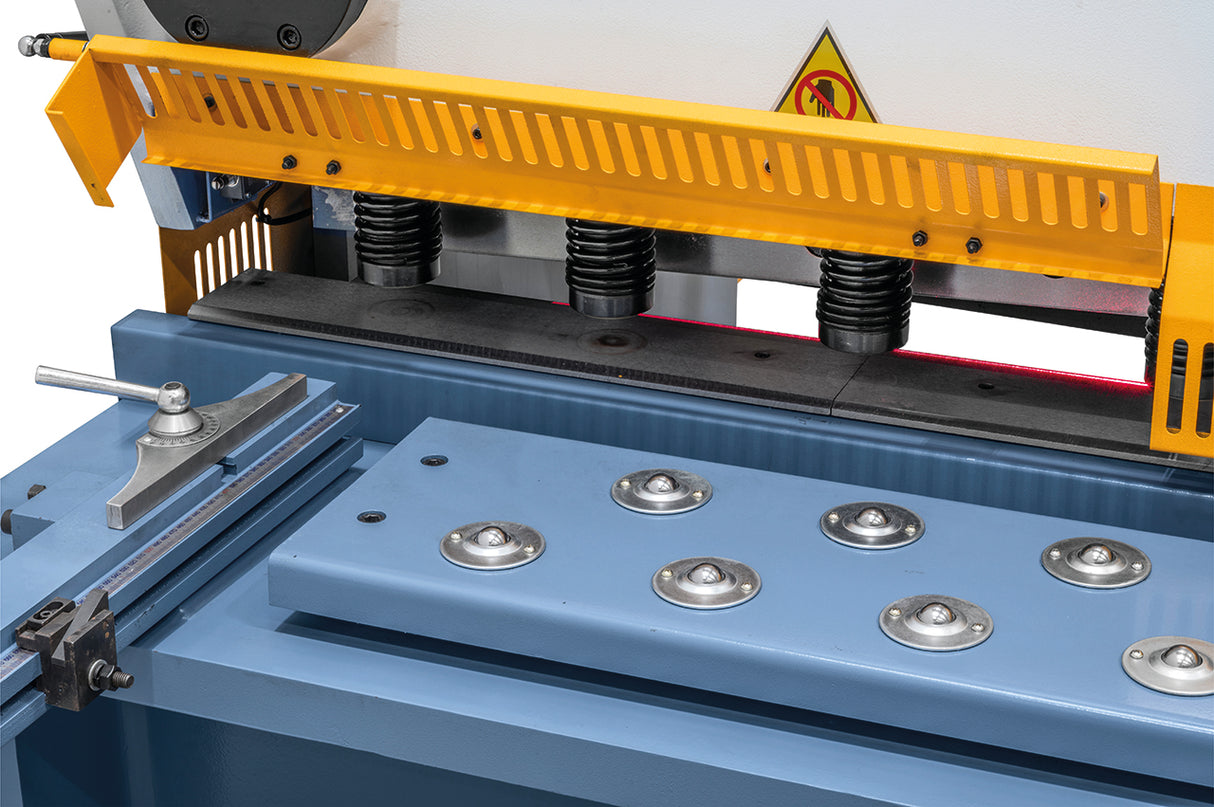 Cisaille-guillotine hydraulique Bernardo HKS 2000 x 10 – tôle 10 mm, coupe 2000 mm