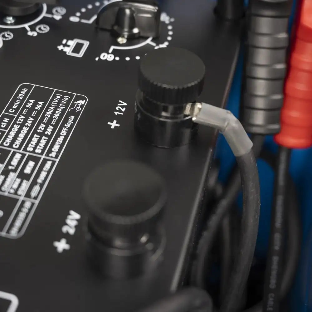 Chargeur de batterie Güde V 621 C 12/24 V avec fonction de démarrage