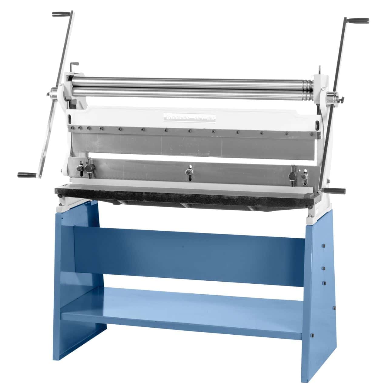 Basamento modello C installato sotto 3 in 1 - 1016 per garantire stabilità e sicurezza durante le lavorazioni su lamiera.