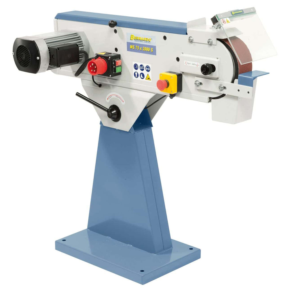 Levigatrice a nastro Bernardo MS 75 x 2000 S con nastro 75 x 2000 mm, motore da 3,0 kW e aspirazione integrata Ø 100 mm.