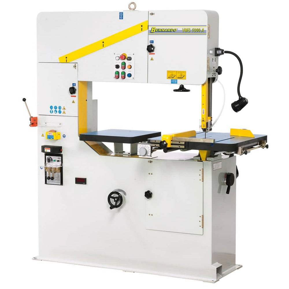 Sega a nastro verticale Bernardo VMS 1000 A con tavolo inclinabile, avanzamento automatico, saldatrice lama e display LED digitale.