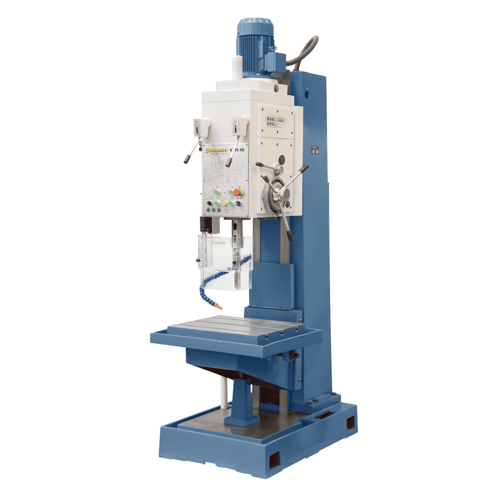 Trapano a colonna fissa Bernardo KBM 40 con motore da 3,0 kW, avanzamento automatico e capacità di foratura fino a 40 mm.