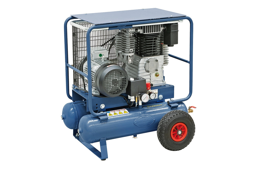 Compressore carrellato Bernardo AC35/DUO/F/D con doppio serbatoio da 11 litri, motore da 5,5 HP e gruppo pompante bicilindrico silenzioso, ideale per uso professionale.