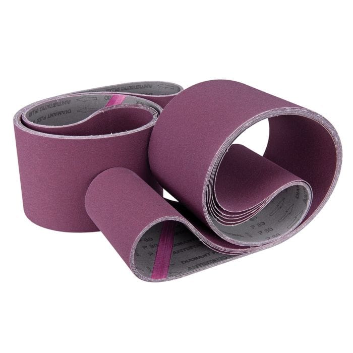 Set di nastri abrasivi in tela 2000 x 150 mm con grane assortite per levigatura, sbavatura e preparazione delle superfici metalliche.