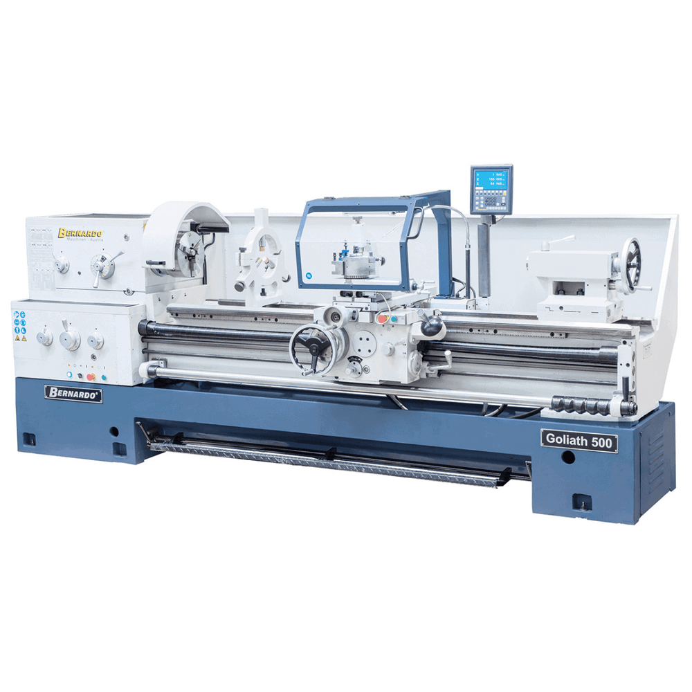 Tornio parallelo Bernardo Goliath 500 x 3000 con capacità di tornitura Ø 500 mm e distanza tra le punte 3000 mm, completo di DRO 3 assi e accessori standard.